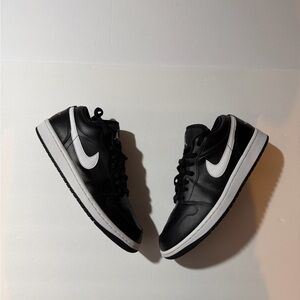 Air Jordan 1 Low Black White Size 9w